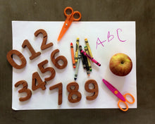 Load image into Gallery viewer, Wooden number set - 10 piece set 0-9 - learning numbers